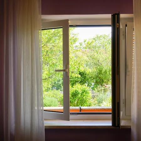 Sanja Apartment *